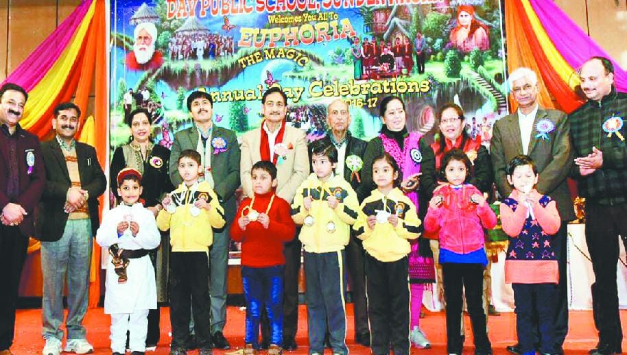 dav student awarded