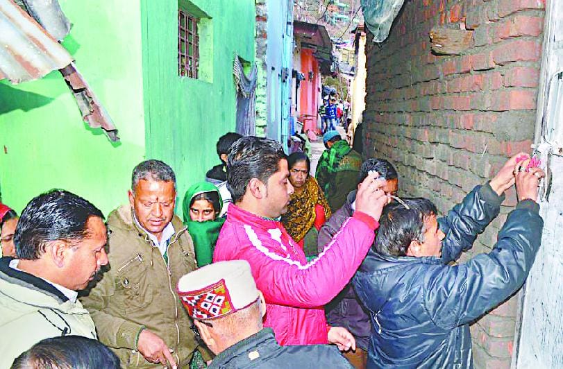 Three illegal demolitions, six seals