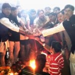 हवन करते क्षत्रिय महासभा के पदाधिकारी। 