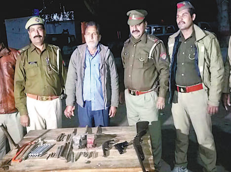 Aslha factory caught, arrested one, two runaways