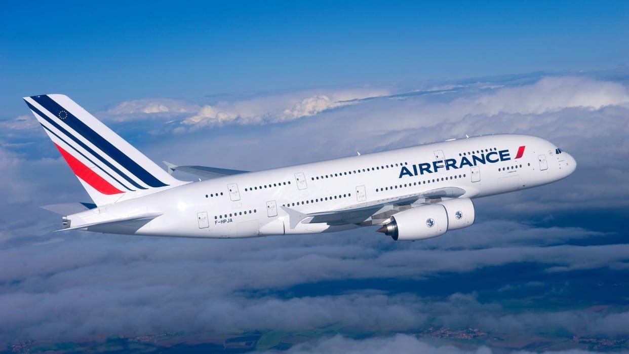 Air France stops 21 passengers on board