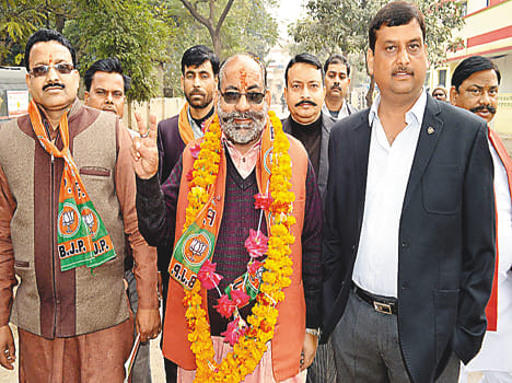 Rajabksh, including 34 who were enrolled Omendra