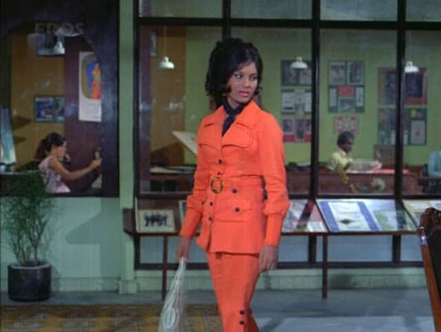FlashBack : This actress raised the oomph with her bikini