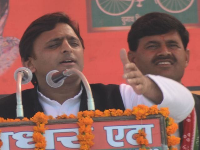 bhaajapa ne kee sapa ke ghoshanaapatr kee nakal : akhilesh