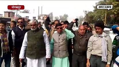BJP WORKER PROTEST AFTER NOT GETTING TICKETS FOR UP ELECTION 2017 