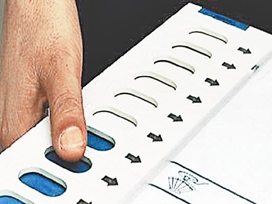 All parties in focus on west up