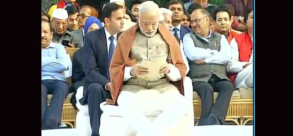 PM Modi tribute to mahatma gandhi at gandhi smiriti