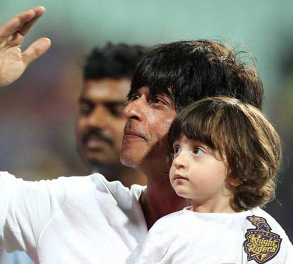 abram and shahrukh khan talk video viral