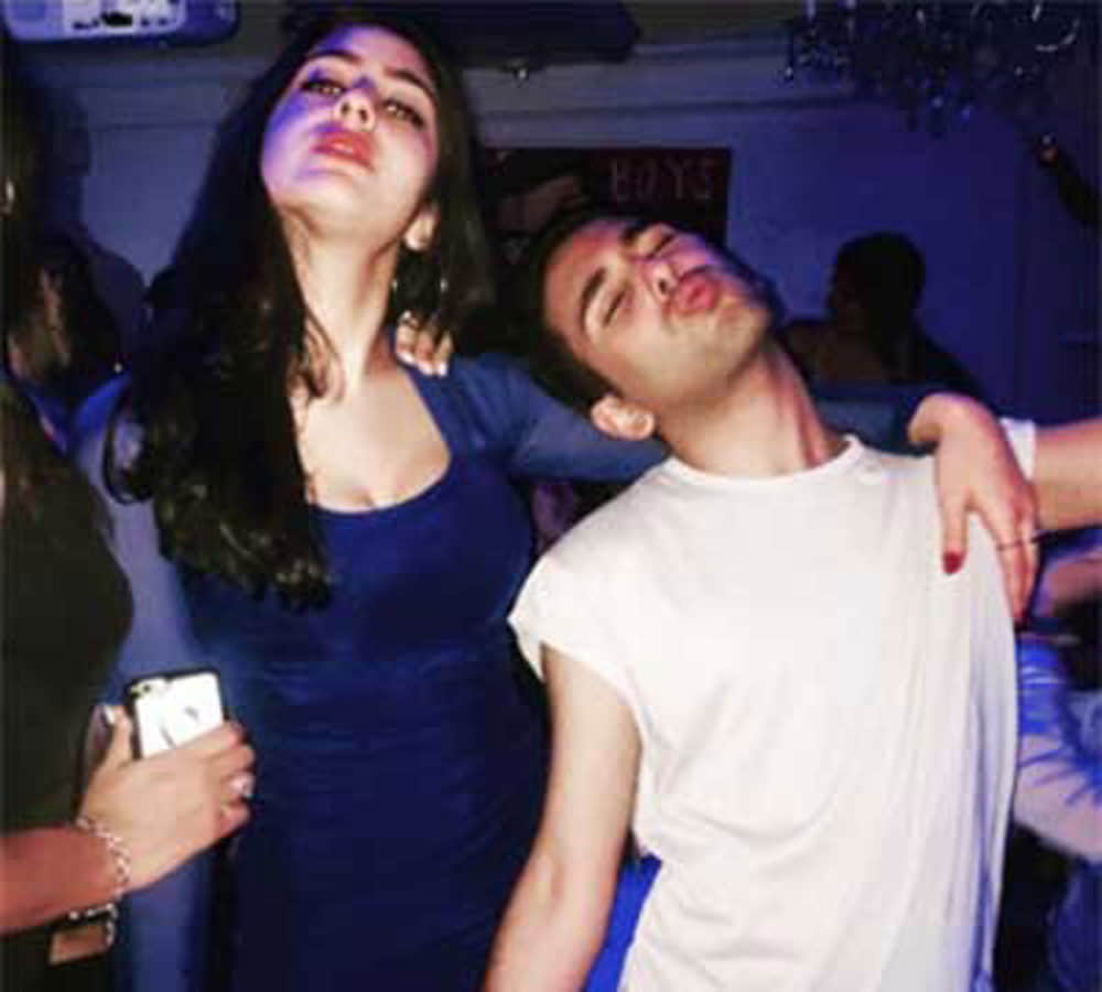 Jhanvi Kapoor, Sara Ali Khan & Navya Naveli Have The Same BFF