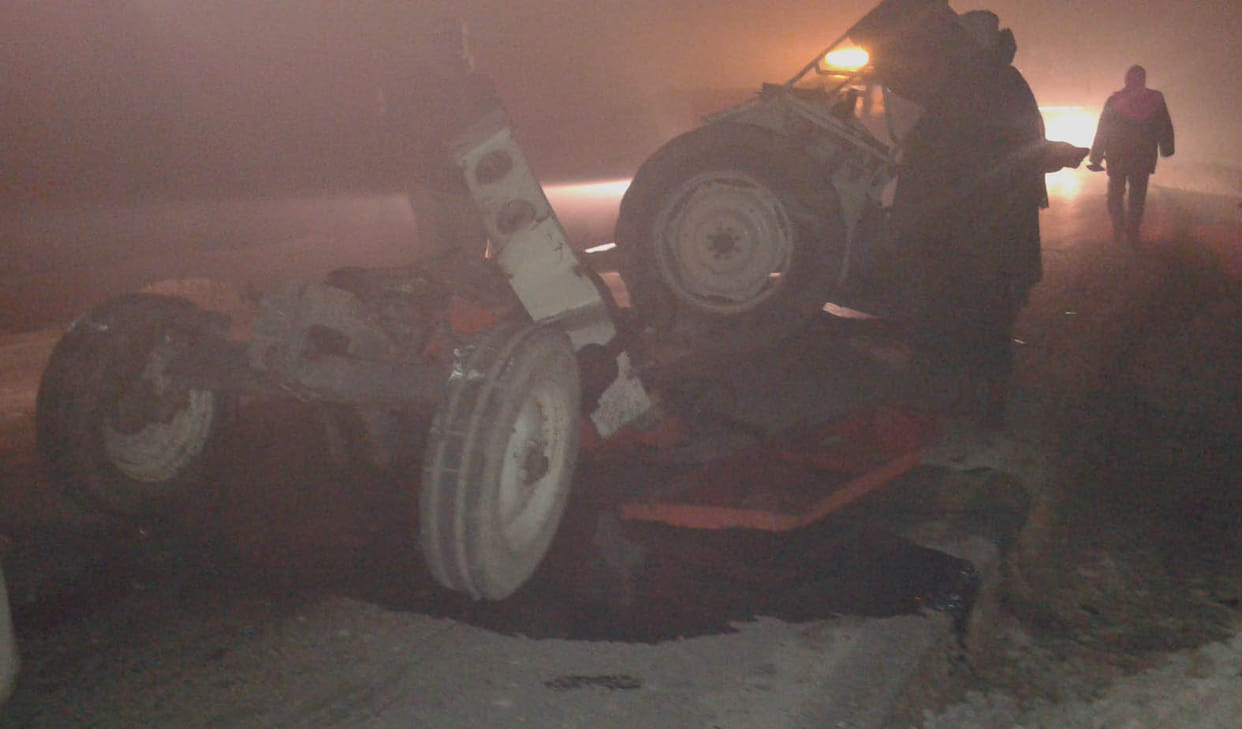 The truck with the push of the death of the aged