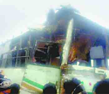 collision in truck and bus, 15 passengers injured