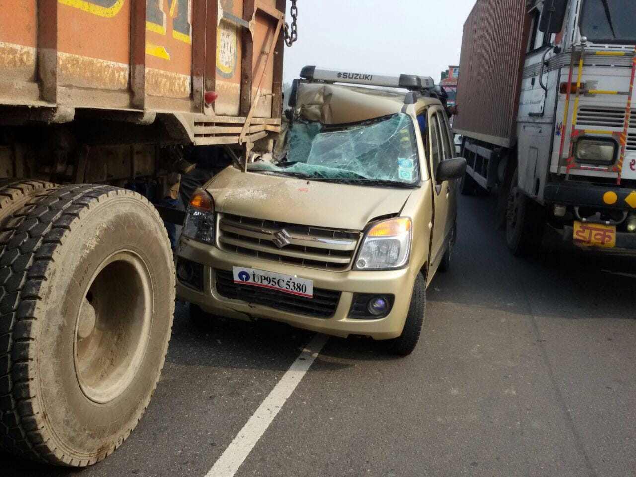 dozen vehicles horrific collision trapped in fog 