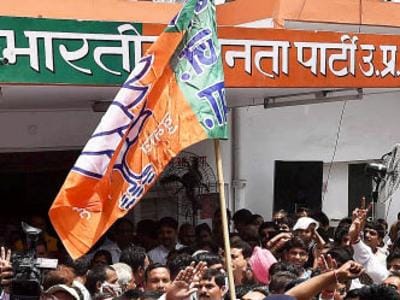 bjp ready to fight last war on booth for up election