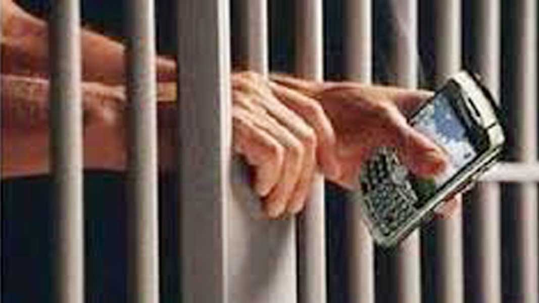  juvenile detainees have 9 Mobile