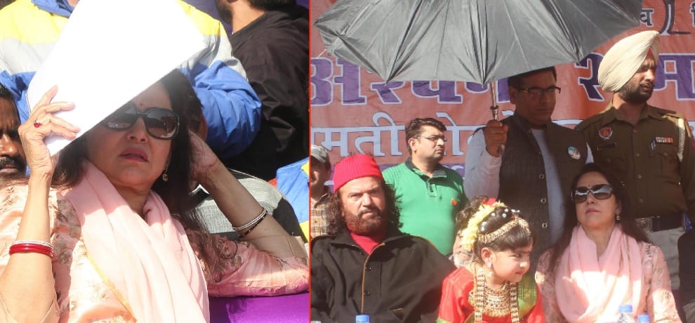 'Dream girl' got trouble from sun during election campaign in punjab  