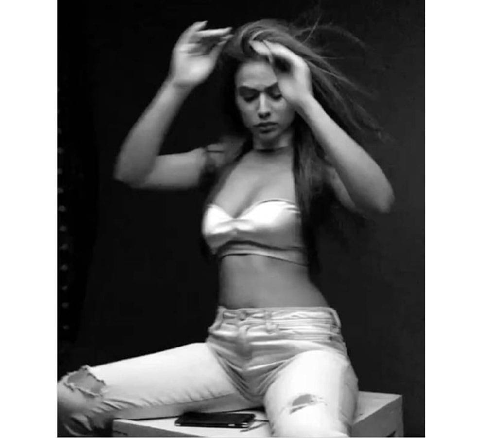 nia sharma dance video on socia media
