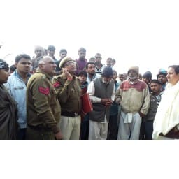 bhoot, utarne come, yong boy, ded body, through, hang found