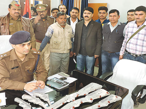 Arms factory caught in Katari, artisan arrested