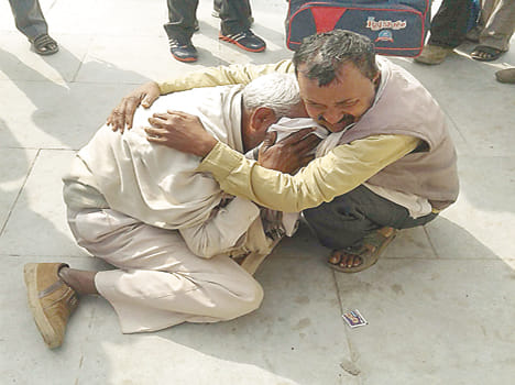 The young man fell off the train moving, death