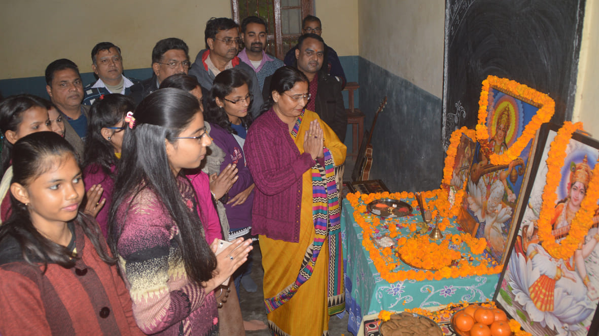 Vasant Panchami glitzy Money