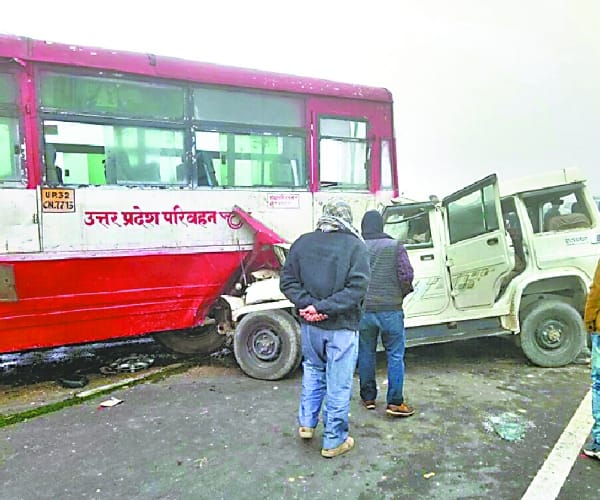 bus and bolero accident in ramnagar barabanki