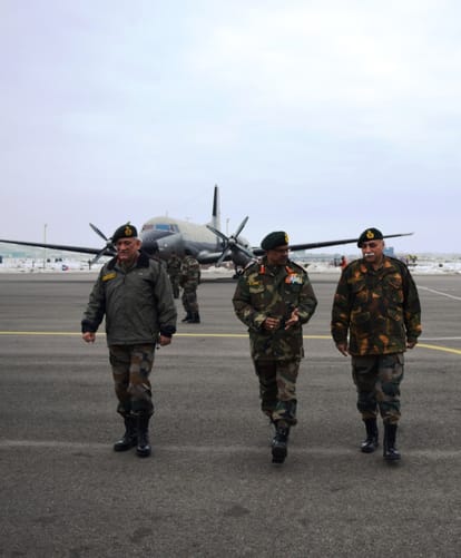 ARMY CHIEF VISITS VALLEY