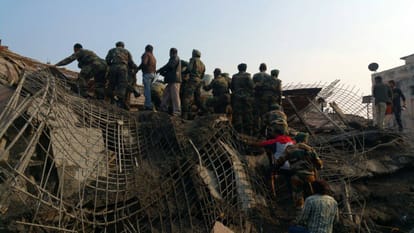 building collapse in kanpur about 50 persons injured 