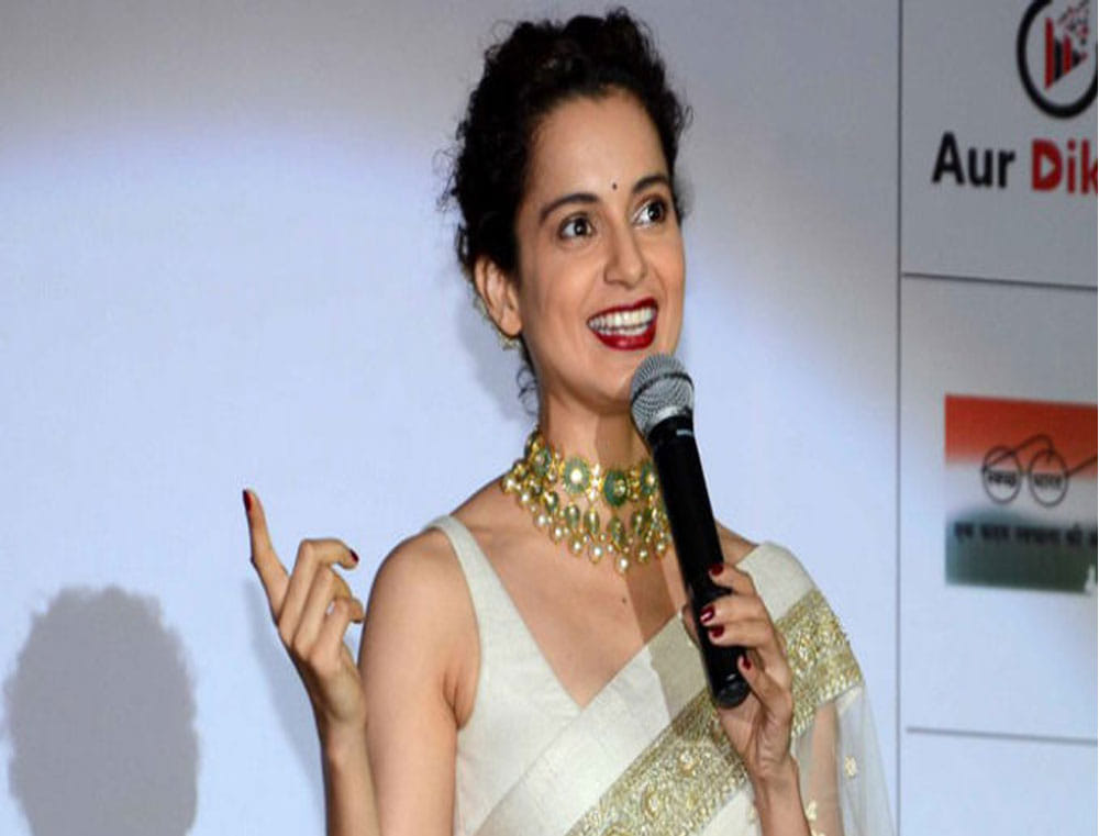Rangoli Tells Hrithik Uncle you were stalking kangana she never had done so