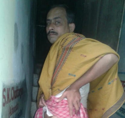 varanasi police implimented third dgree torchar to inocent thief