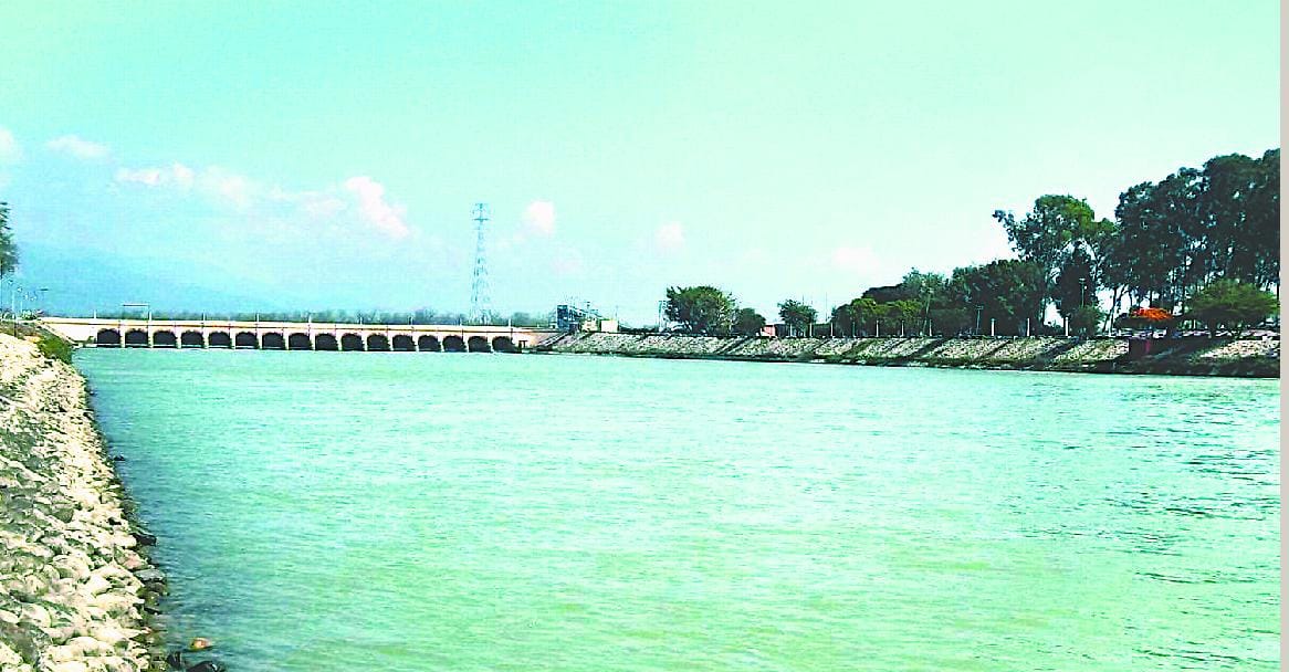 Reduced water level in Sharda
