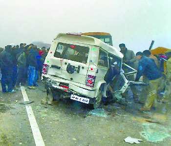 10 killed in road accident