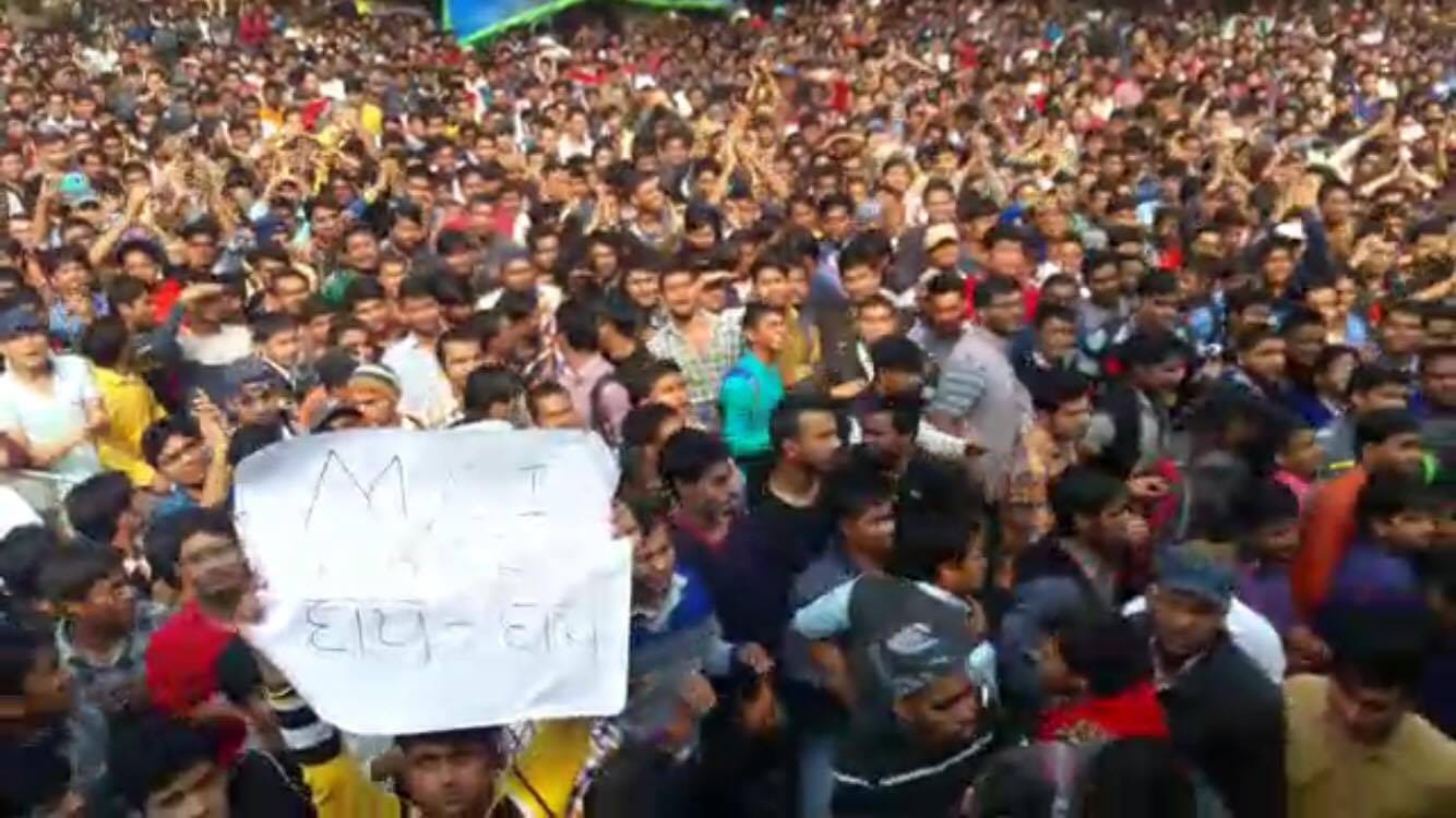 students angry on new rule in neet examination 