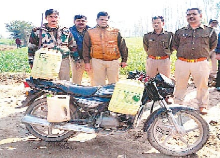 aabkari vibhag ne ki chhapamari