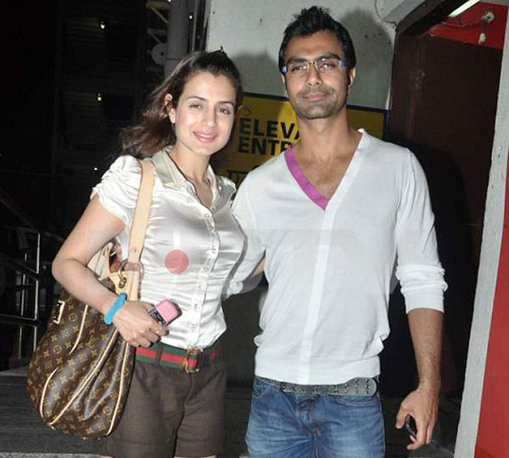 amisha patel dispute with her family