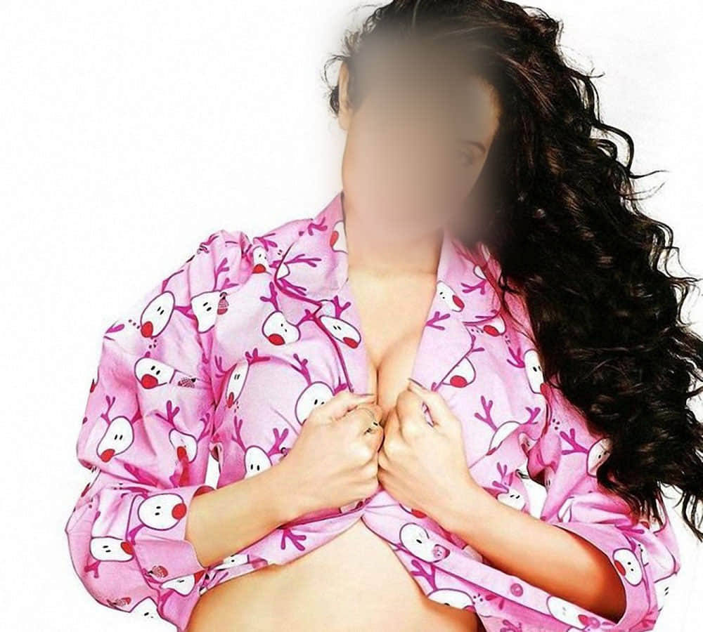 amisha patel dispute with her family