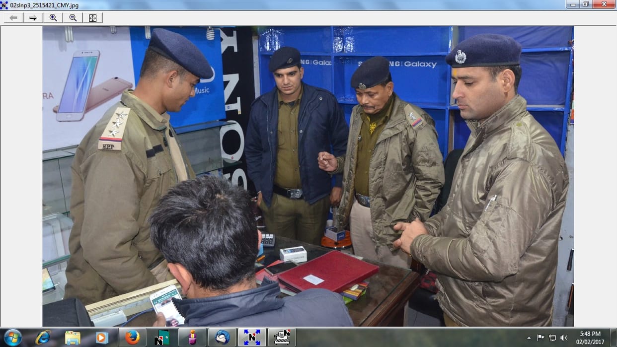 In the police alert thief attack on four shop
