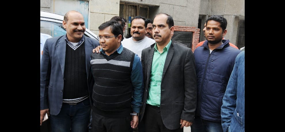 Cyber Crime: Like links on the internet from home, down 3,700 million swindle, three arrested