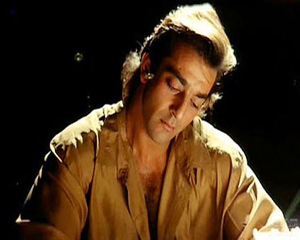 When Sanjay Dutt went to beat up Rishi Kapoor for Tina Munim