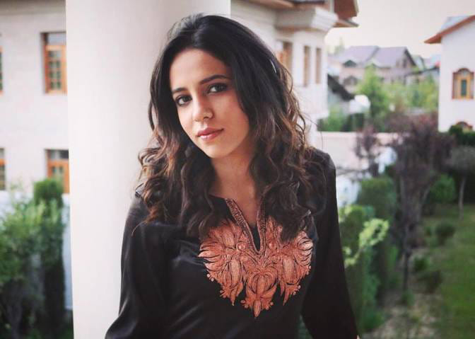 Meet the new internet sensation Saima Hussain Mir, courtesy Shah Rukh Khan