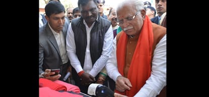 Surajkund Mela: The Chief of the cashless shopping, shopper not worth
