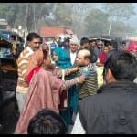 मनचले की बीच सड़क पिटाई