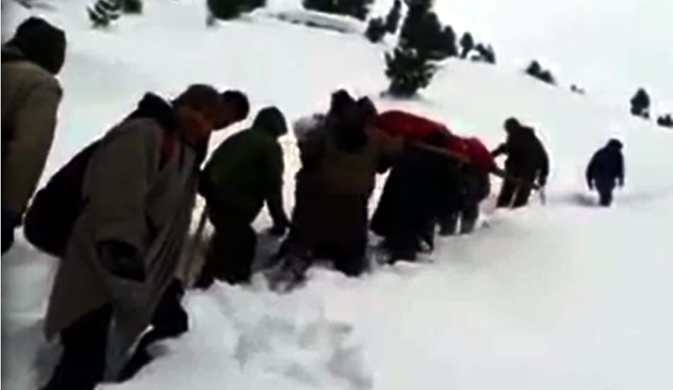 TROOP WALKED 70 KM WITH DEAD BODY OF HIS MOTHER IN KASHMIR