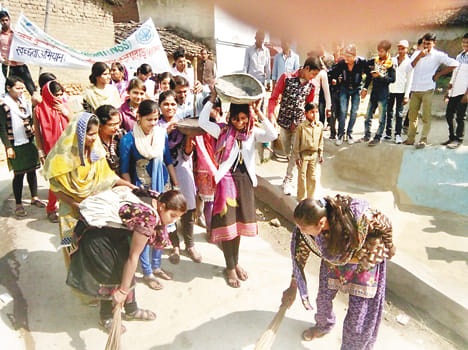 Students raised the imagination of sanitation