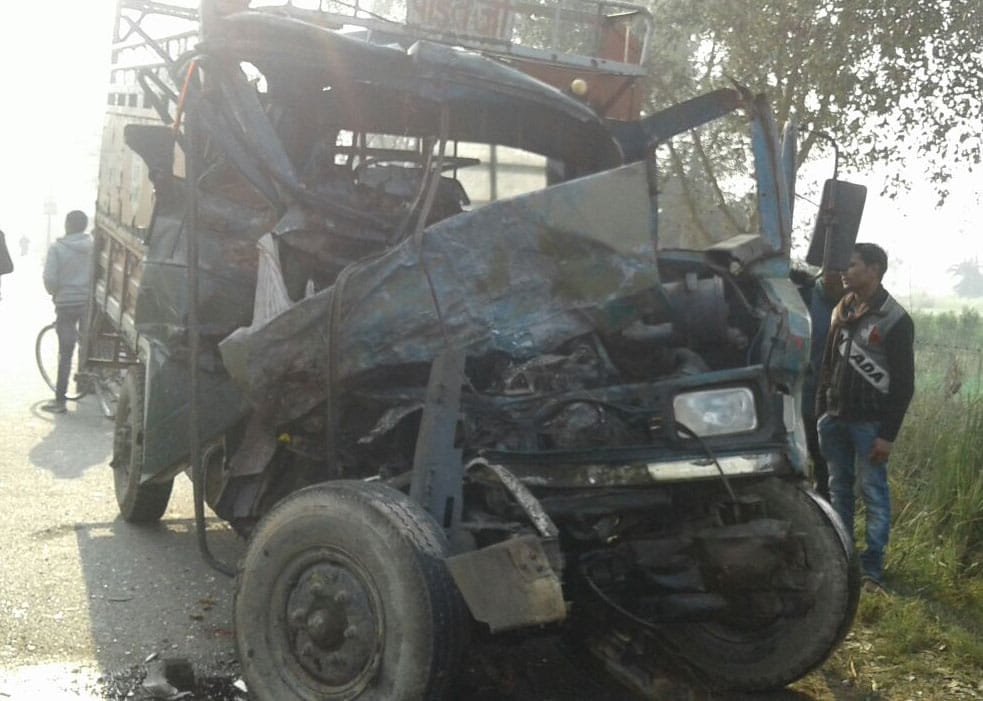 truck-dcm collase, one died, 7 injured