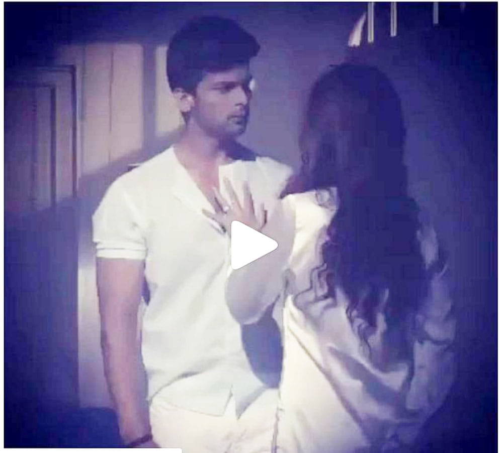 Jennifer Winget TATTOOS  Kushal Tandon during LOVE MAKING scene