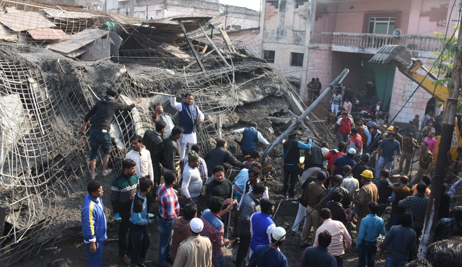 who responsible for jajmau building collapse