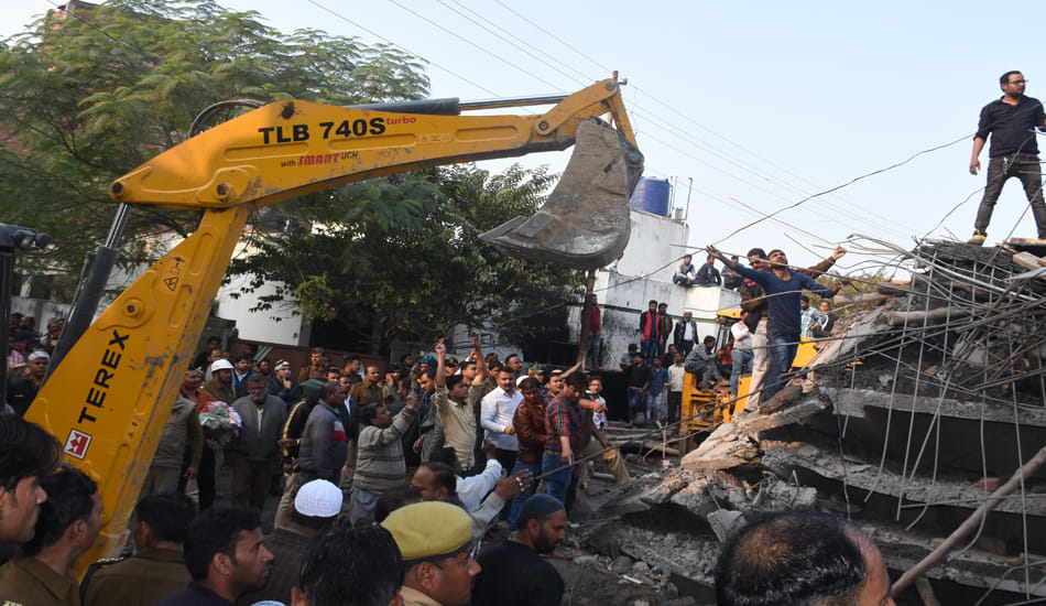who responsible for jajmau building collapse