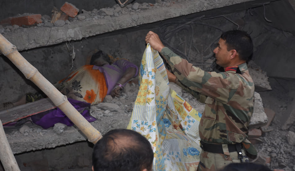 who responsible for jajmau building collapse