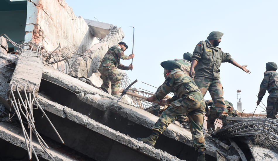 who responsible for jajmau building collapse
