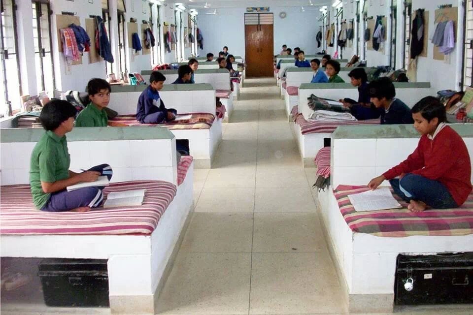 50 students of navodya vidyala get hit by food poisoning